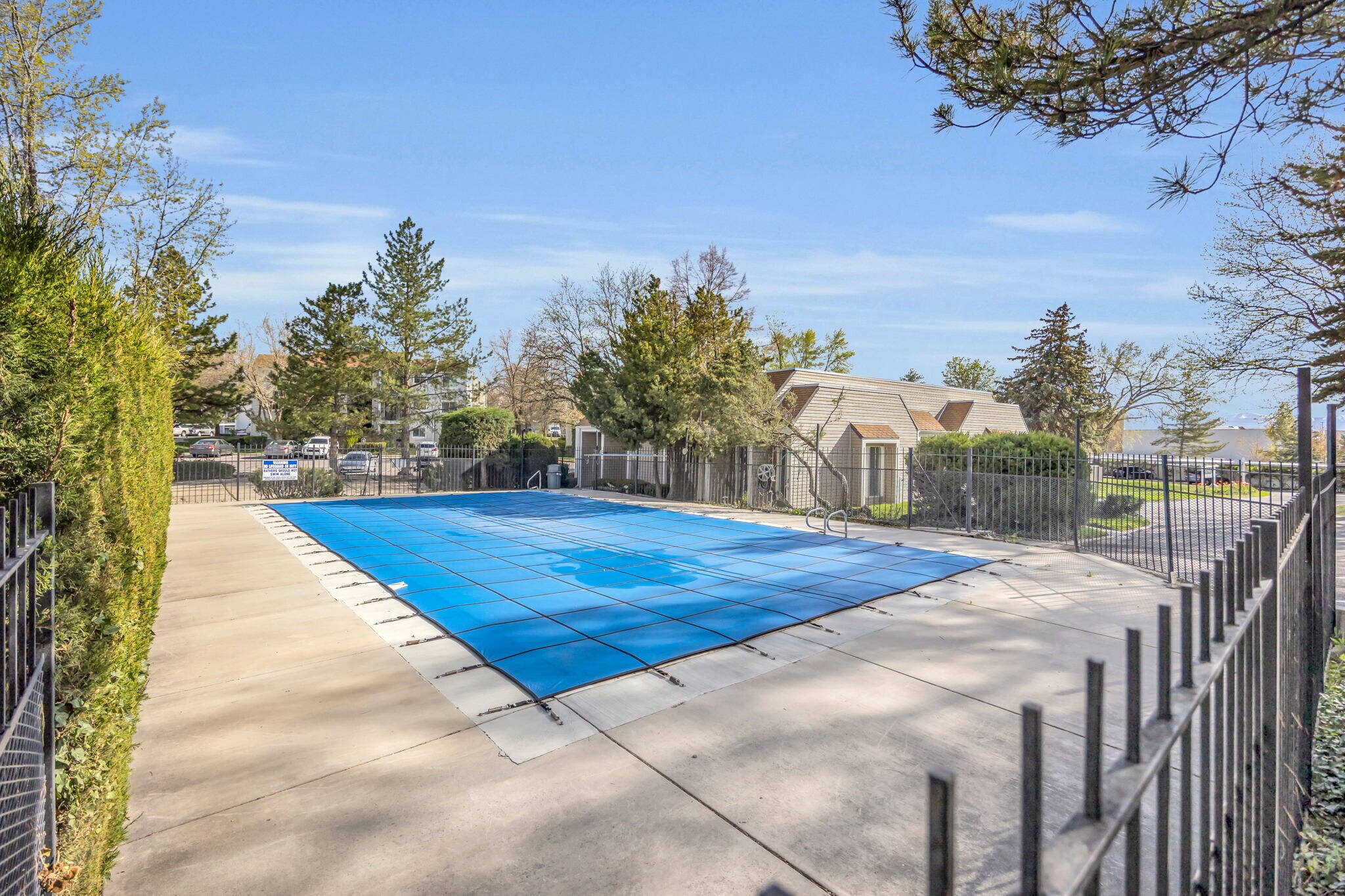 Building Photo - 1044 E Quail Park Dr