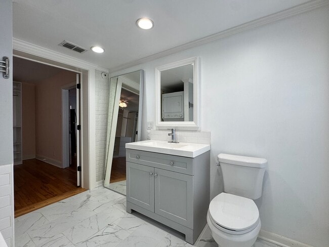 Building Photo - 823 W. Fifth Street