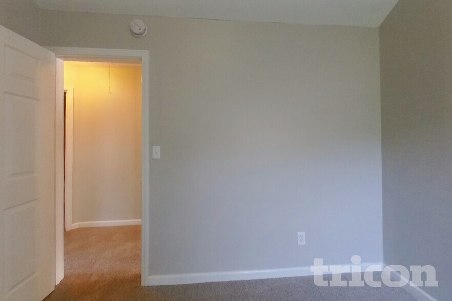 Building Photo - 216 Ernestine Way