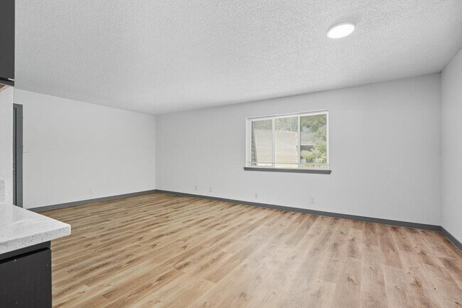 Building Photo - 6619 S Zunis Ave