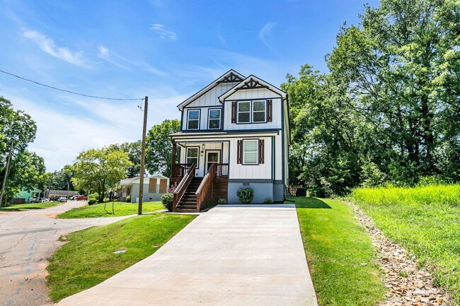 Building Photo - 108 Averill St