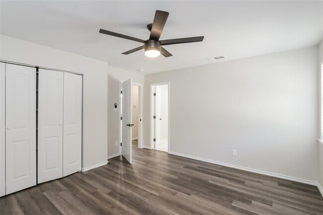 Building Photo - 3434 Silverwood Ln