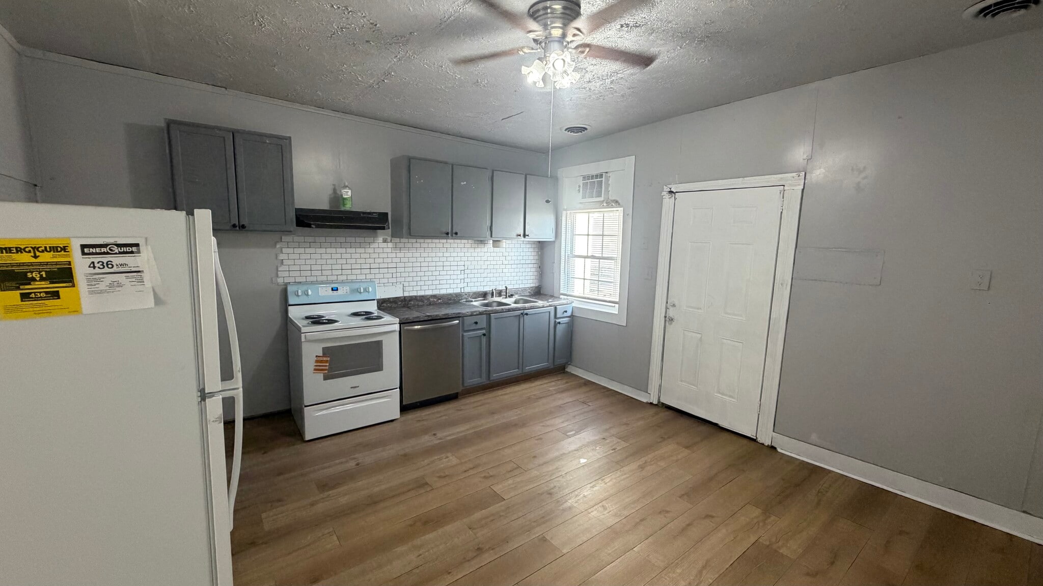 Kitchen - 1108 Wyllie Ave