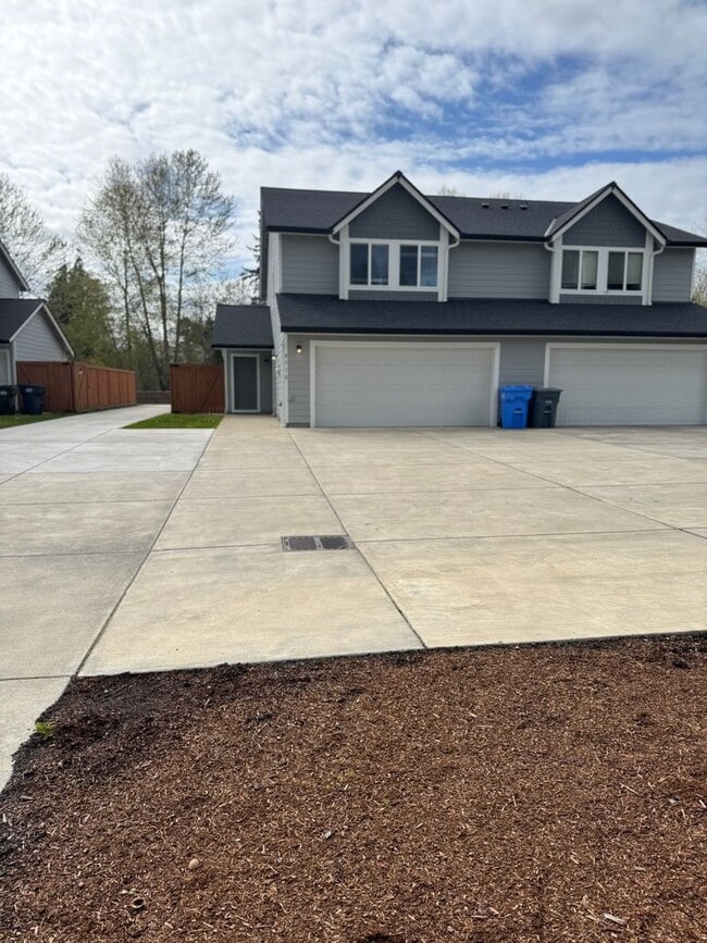 Primary Photo - Charming 3 Bedroom and 2.5 Bathroom home located in desirable Tacoma