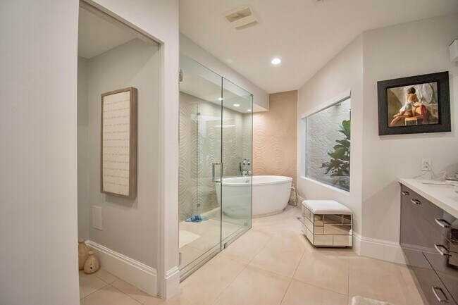 Building Photo - 22504 Esplanada Cir