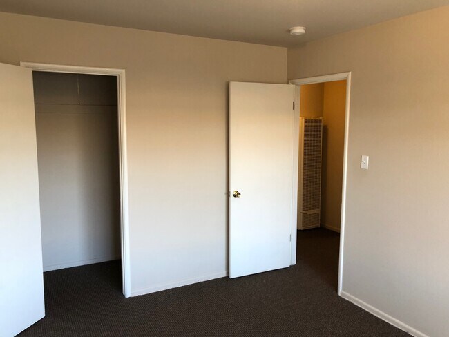 Building Photo - 742 Boysen Ave