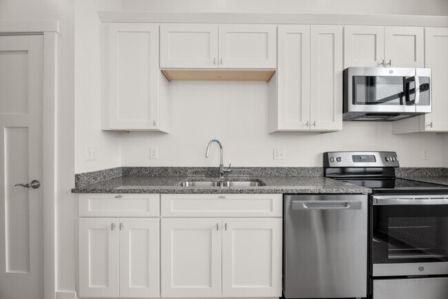 Building Photo - 301 N Mulberry St