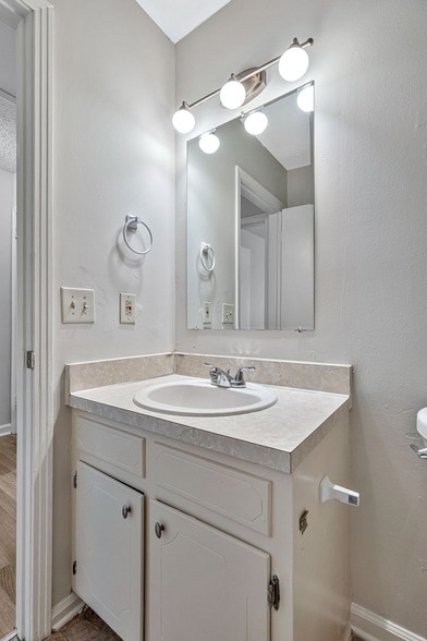 Building Photo - 3319A Felicia St