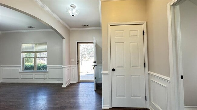 Building Photo - 4408 Black Hills Dr NW