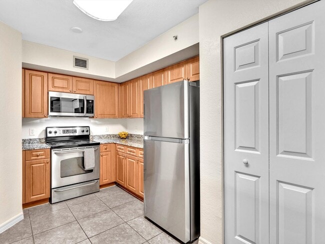 Building Photo - 6768 Heritage Grande