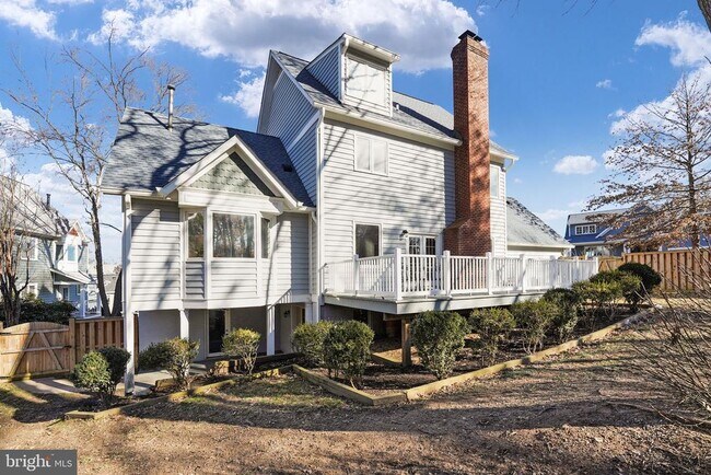 Building Photo - 2018 Swan Terrace