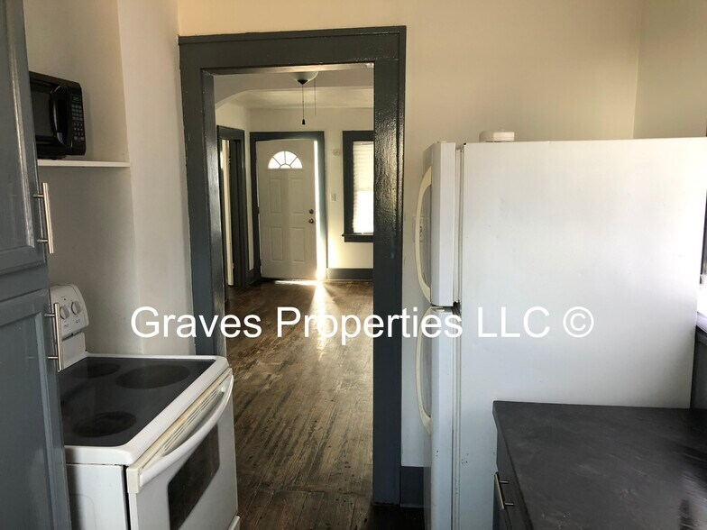 Building Photo - 1629 Michigan st