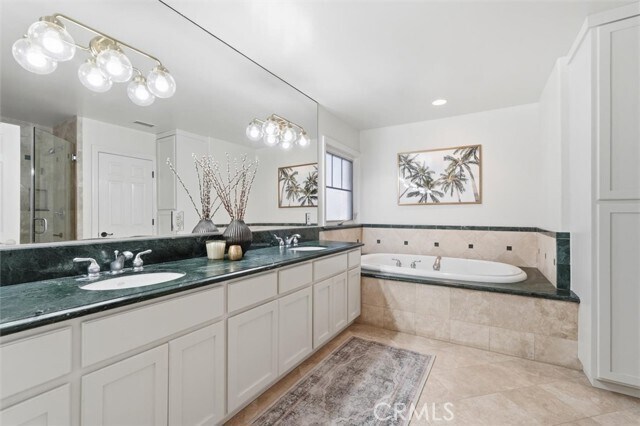 Building Photo - 1738 Manhattan Ave