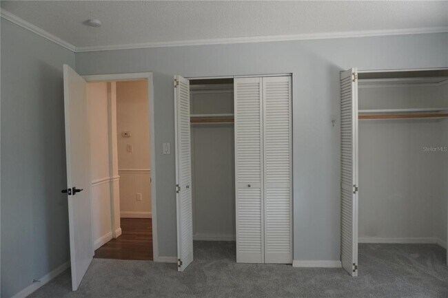 Building Photo - 401 Palm Springs Dr