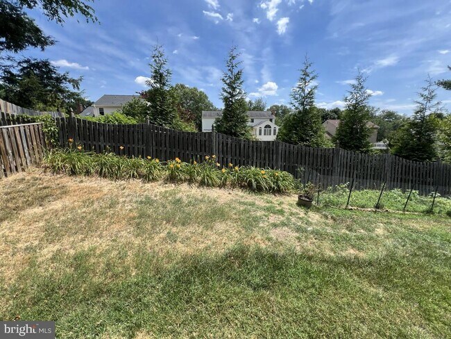Building Photo - 8519 Wheatfield Way