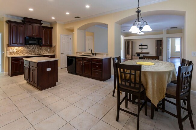 Building Photo - BEAUTIFUL 5 Bedroom/4 Bath Home Located in...