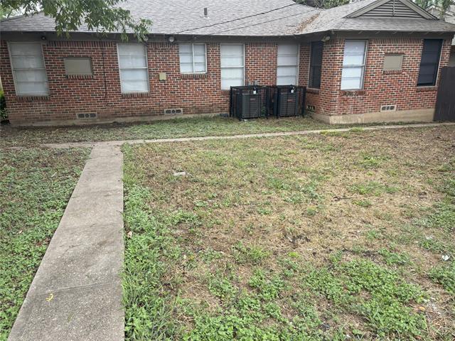 Building Photo - 930 Harlandale Ave