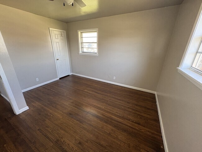 Building Photo - 10124 E 22nd St