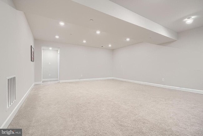 Building Photo - 7123 Starmount Ct