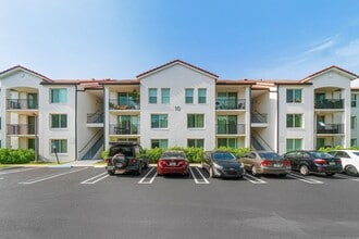 Building Photo - 1013 Villa Cir
