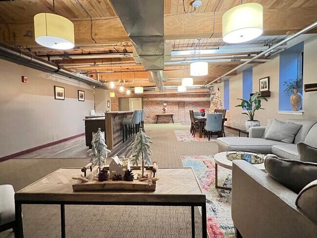 Building Photo - 35 Riverwalk Way