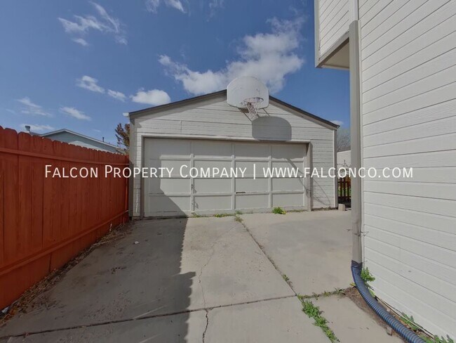 Building Photo - 6157 Desoto Dr