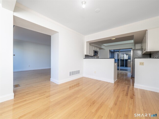 Building Photo - 36 Wilton Crst