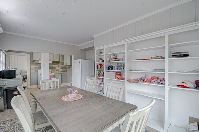 Building Photo - 139 Rosedale Cir