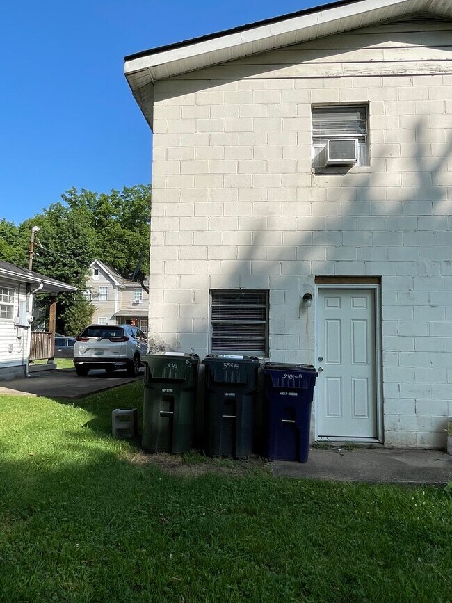 Building Photo - 544 Pemberton St