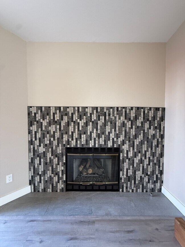 Building Photo - Completely Remodeled Home