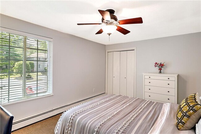Building Photo - 28 Marigold Cir