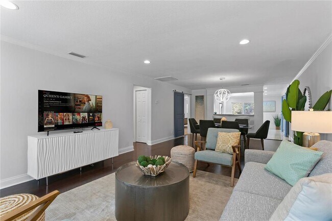 Building Photo - 4815 W San Rafael St