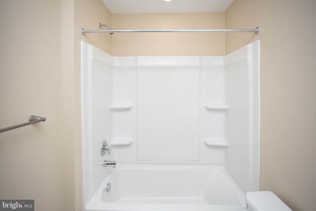 Building Photo - 239 Macoun Way