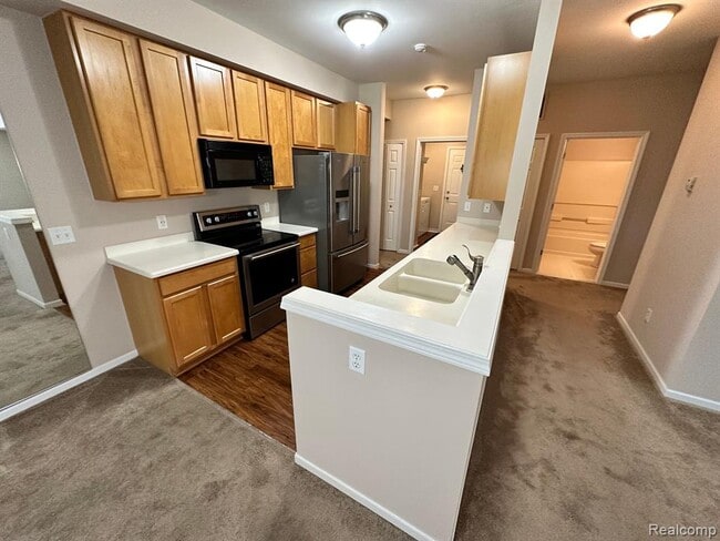 Building Photo - 2354 Pinecroft Dr