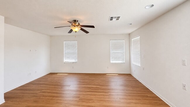 Building Photo - NO HOA | 2 Story New Paint | New Appliances | Bedroom & Full Bath Downstairs