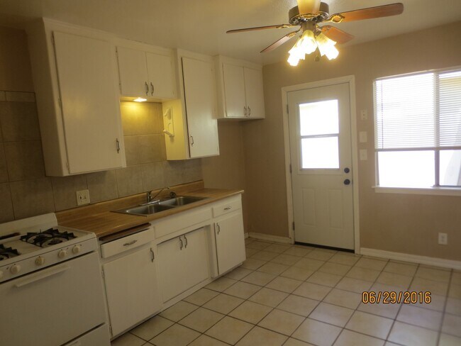 Building Photo - P54500