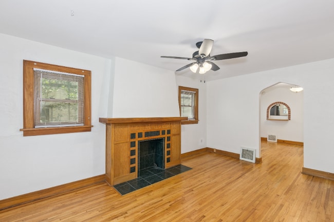 Building Photo - 209 S Belmont St