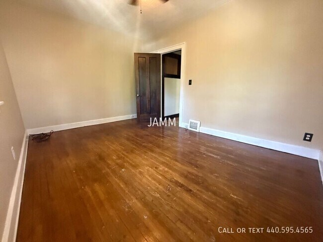 Building Photo - 9614 Clifton Blvd