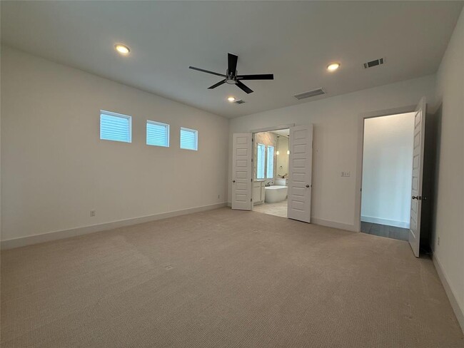 Building Photo - 1801 Cullera Dr