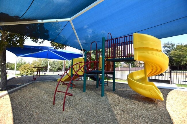 Building Photo - 609 Rollingway Dr