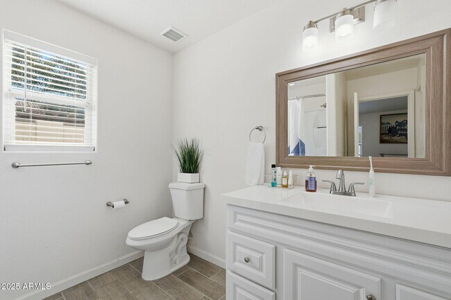 Building Photo - 6411 N 81st Dr