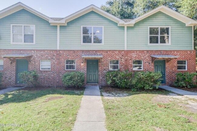 Building Photo - 229 Milray Ln