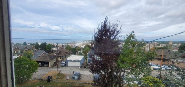 Building Photo - 1015 High St