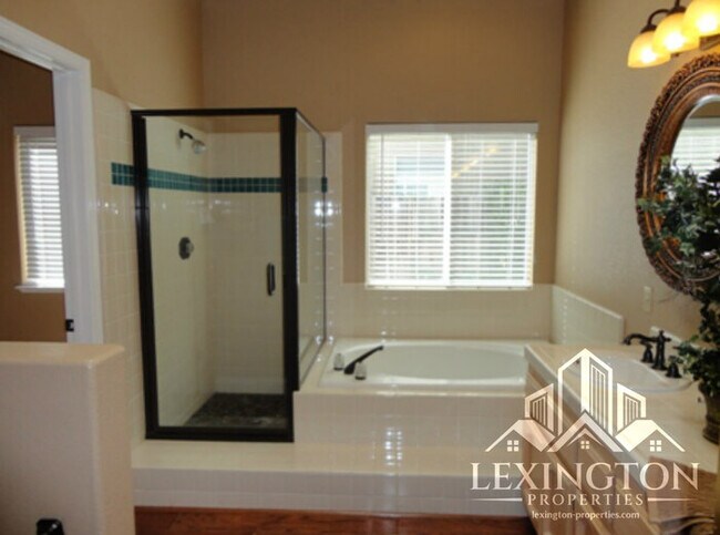 Building Photo - Spacious, single-story, 3bd-2ba Home located in Folsom's desirable Natoma Station community!