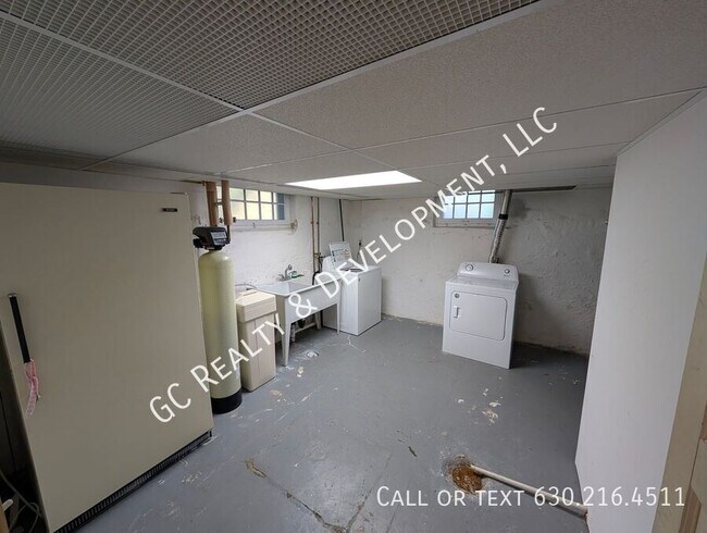 Building Photo - 173 Pomeroy Ave