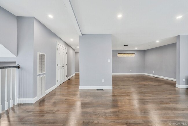 Building Photo - 449 Nassau Ave