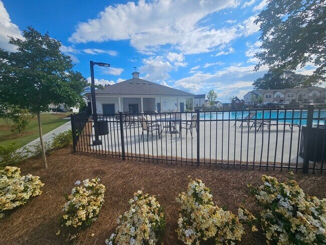 Building Photo - Beautiful Townhome for Lease in Lawrenceville