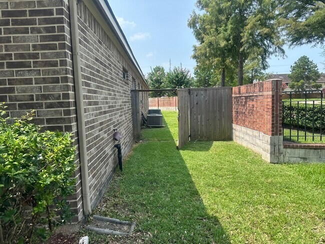 Building Photo - 14902 Arvonshire Ct