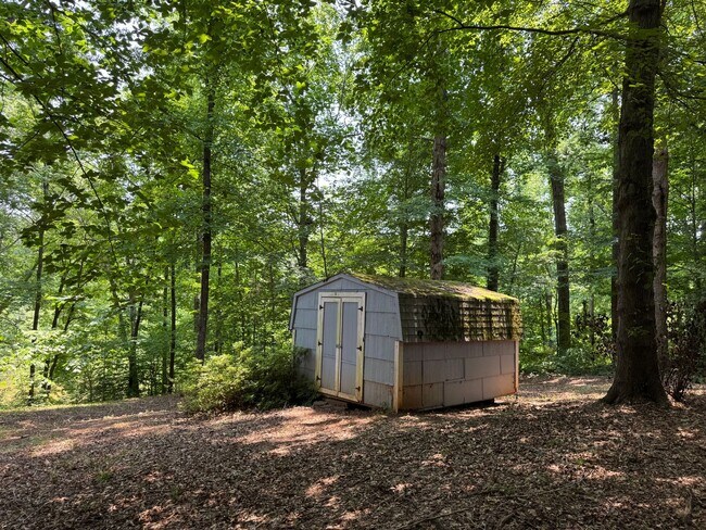 Building Photo - Updated Two Bedroom Trailer with Lake Acce...