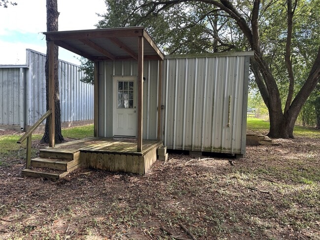 Primary Photo - 2318 Manvel Rd